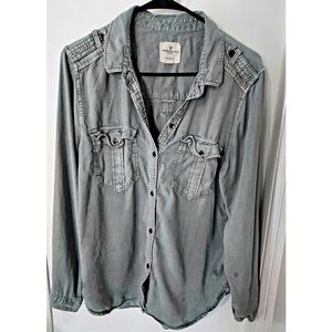 American Eagle Button Down Shirt